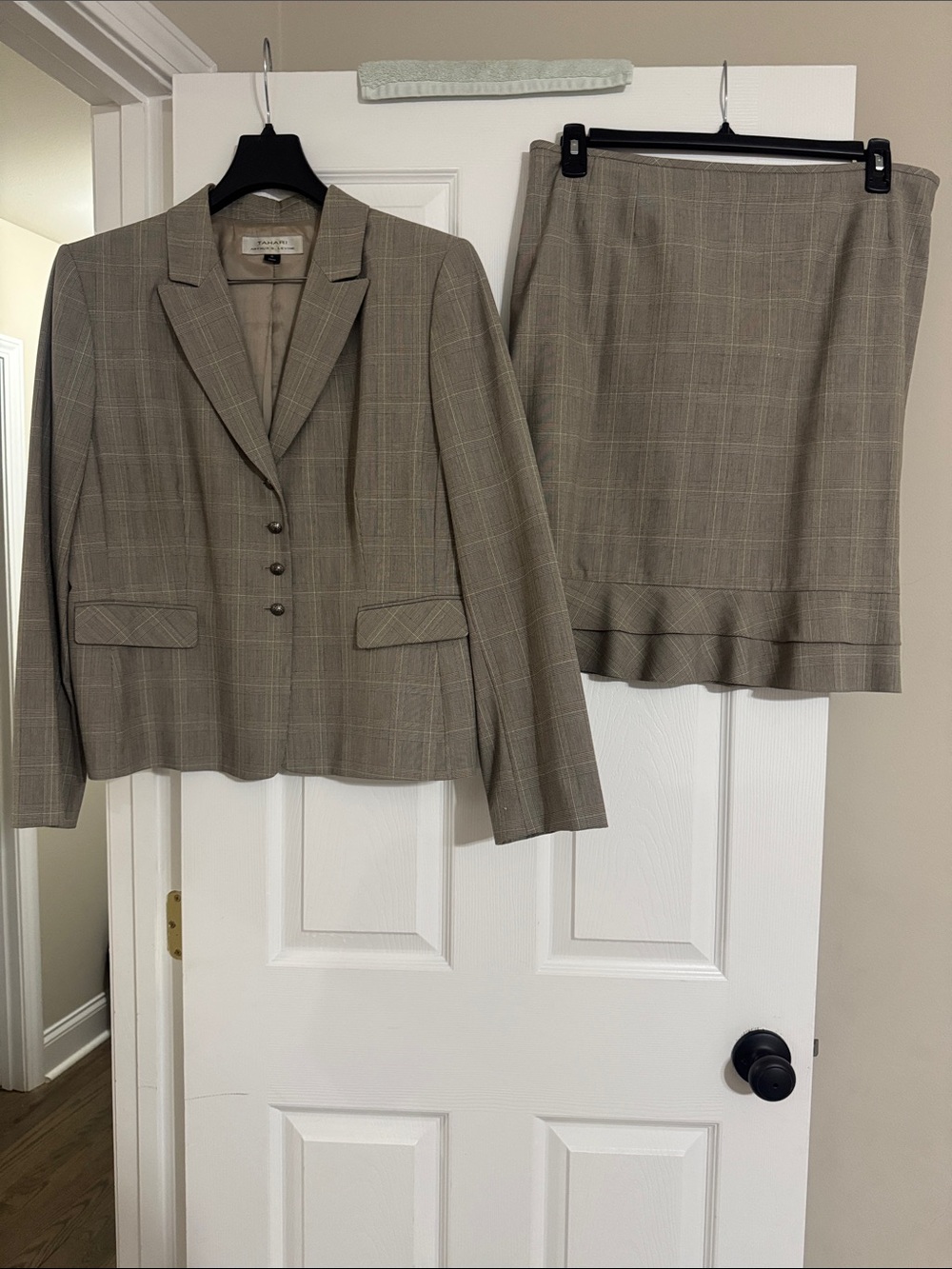 Tahari Arthur S Levine Classic Taupe Plaid Women's Suit Jacket & Skirt Set